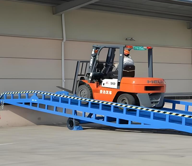 阳泉移动式卸货平台（叉车用）